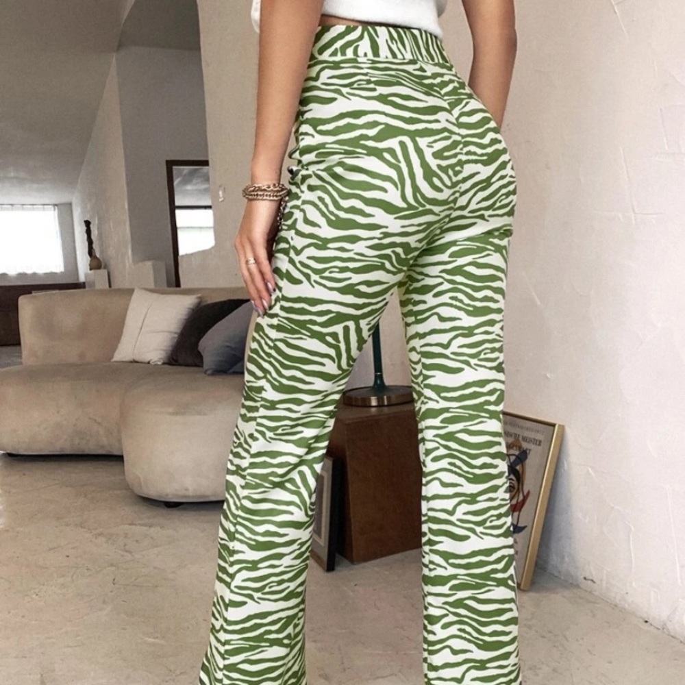 Shein High Waist Zebra Stripe Flare Leg Pants Never worn Brand NEW